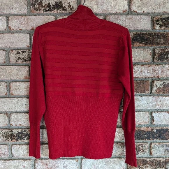 🍷 August Silk Red Turtleneck Ribbed Knit Size M - Picture 4 of 8